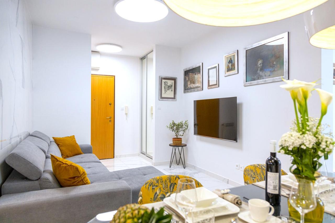 Lux Holiday Apartment Tony @ 10 Min Znjan Beach Split Kültér fotó
